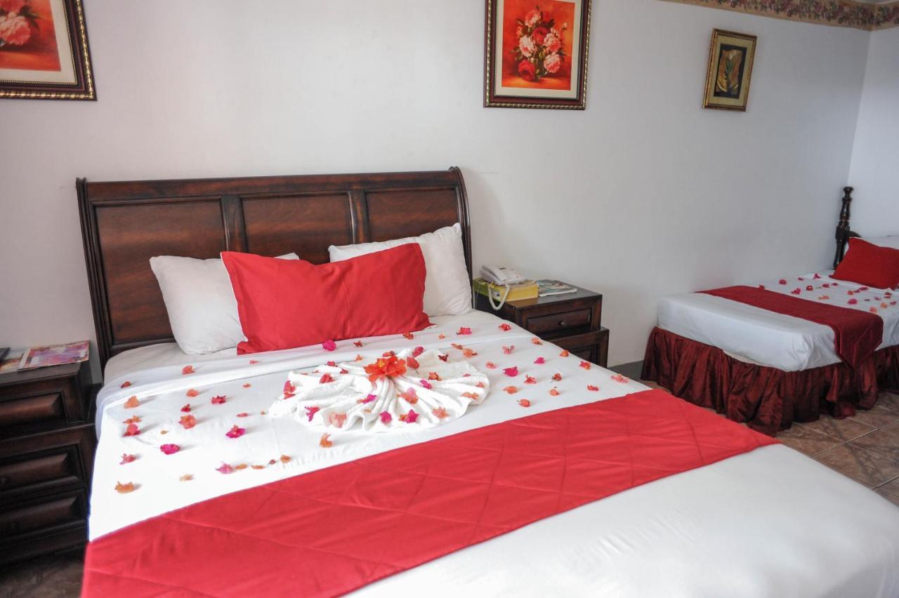 Glorianna Hotel Montego Bay Exterior photo