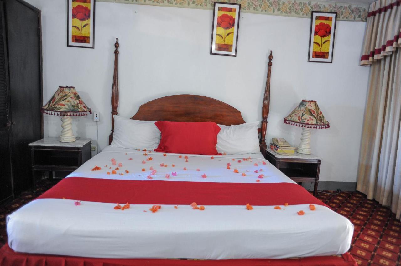 Glorianna Hotel Montego Bay Exterior photo